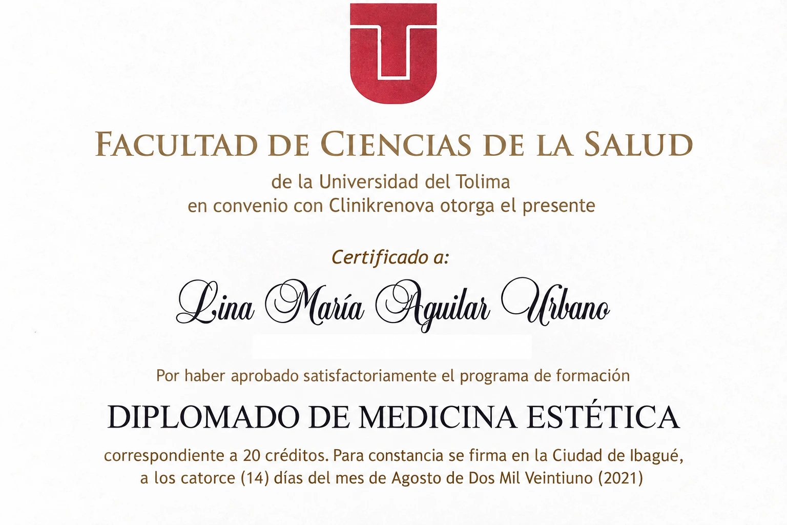 Reproducción digital del diploma en Medicina Estética de Lina María Aguilar Urbano, Universidad del Tolima, 2021; datos personales ocultos